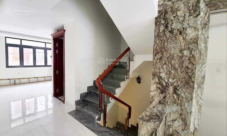 Bán tòa nhà 7 tầng, 2 mt đường tân sơn  phạm văn bạch, p15, tb  0937 843 ***
