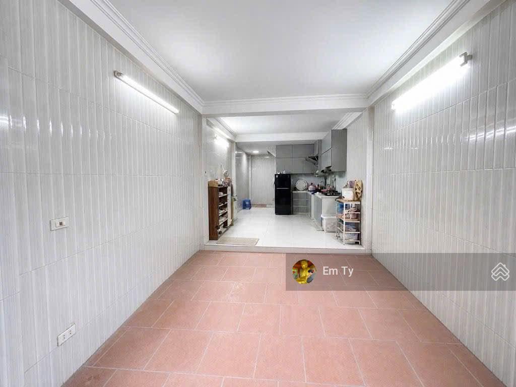 Chính chủ bán nhà lê trọng tấnhạ tầng đồng bộôtô đỗ cửa30m ra phốhàng xóm quan chứcdt40m8tỷ15