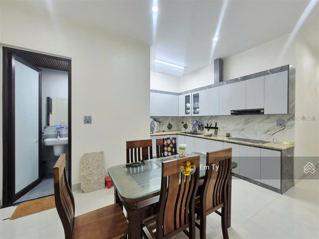 Chính chủ bán nhà phú lươnglô góc 2 mặt thoáng50m ra ô tôhàng xóm quan chứcdt 58m2giá 8 tỷ 15