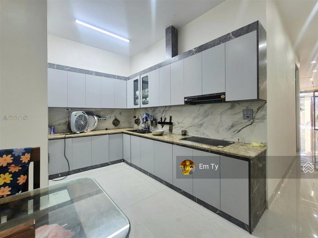 Chính chủ bán nhà phú lươnglô góc 2 mặt thoáng50m ra ô tôhàng xóm quan chứcdt 58m2giá 8 tỷ 15