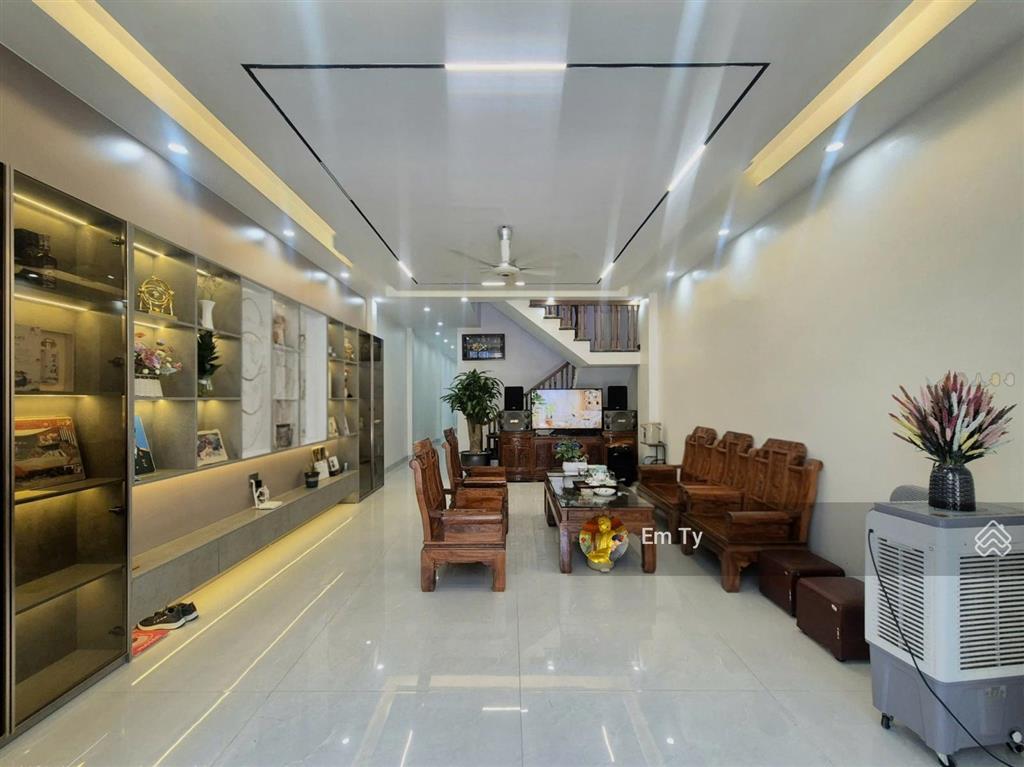 Chính chủ bán nhà phú lươnglô góc 2 mặt thoáng50m ra ô tôhàng xóm quan chứcdt 58m2giá 8 tỷ 15