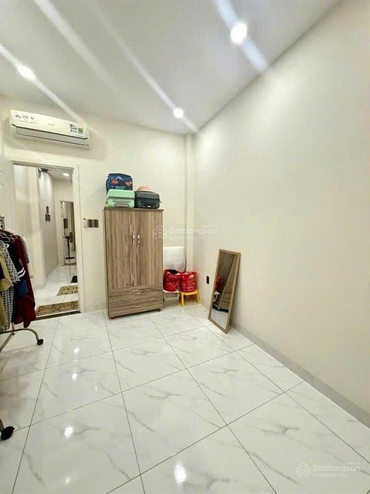 Nhà mới đẹp 2 tầng 2pn  ở ngay  hẻm 1 xẹt huỳnh tấn phát  dt 47m2  chỉ 4.85 tỷ