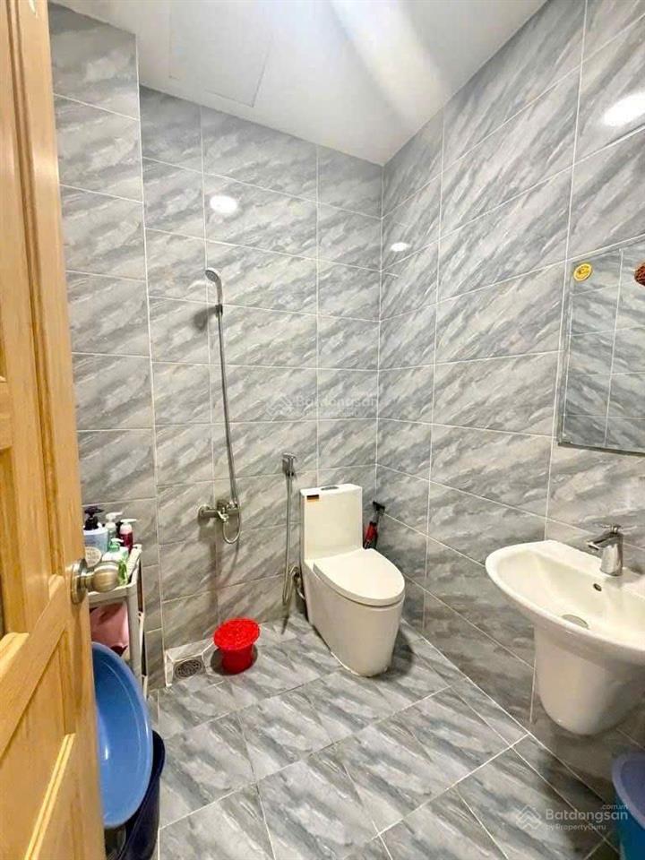 Nhà mới đẹp 2 tầng 2pn  ở ngay  hẻm 1 xẹt huỳnh tấn phát  dt 47m2  chỉ 4.85 tỷ