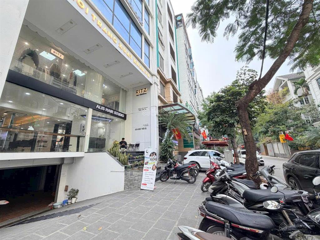 Chủ nhà vỡ giảm 10 tỷ, giá nào cũng bán nhà phố hoàng quốc việt 3 ô tô tránh 110m2  48 tỷ.