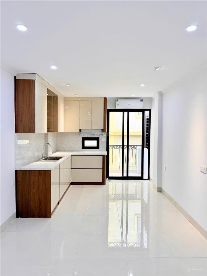 Chính chủ bán nhà phân lô, số nhà 33 ngõ 22 phố hạ yên quyết, 38m2, 7 tầng, thang máy