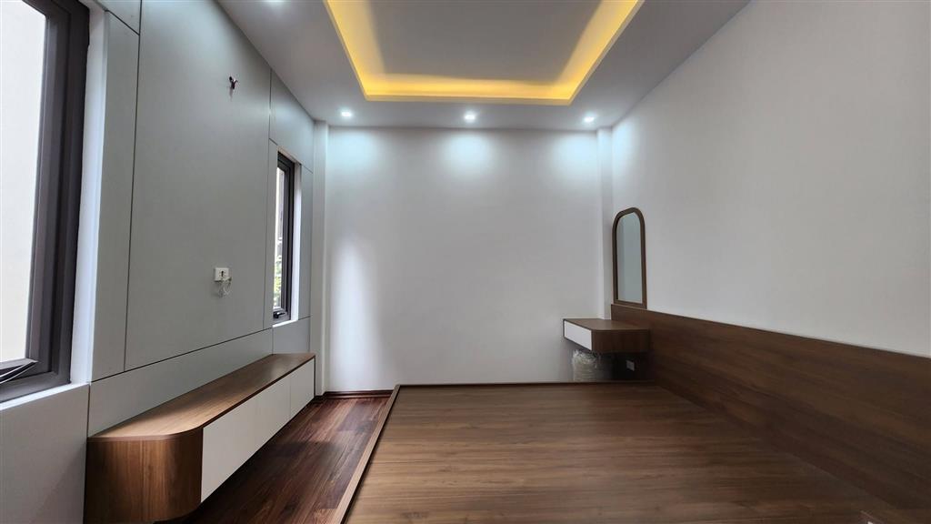 Nhà 5T Phố Lụa Hà Đông, Lô góc, DT31m2x5T, mới đẹp, MT 6.8m, 6.98 tỷ