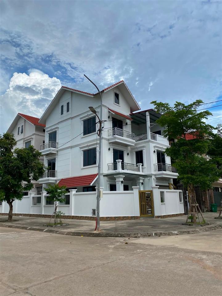 Biệt thự 3T xây thô khu biệt thự Quang Minh, DT 325m2, MT13, 21 tỷ Mê Linh