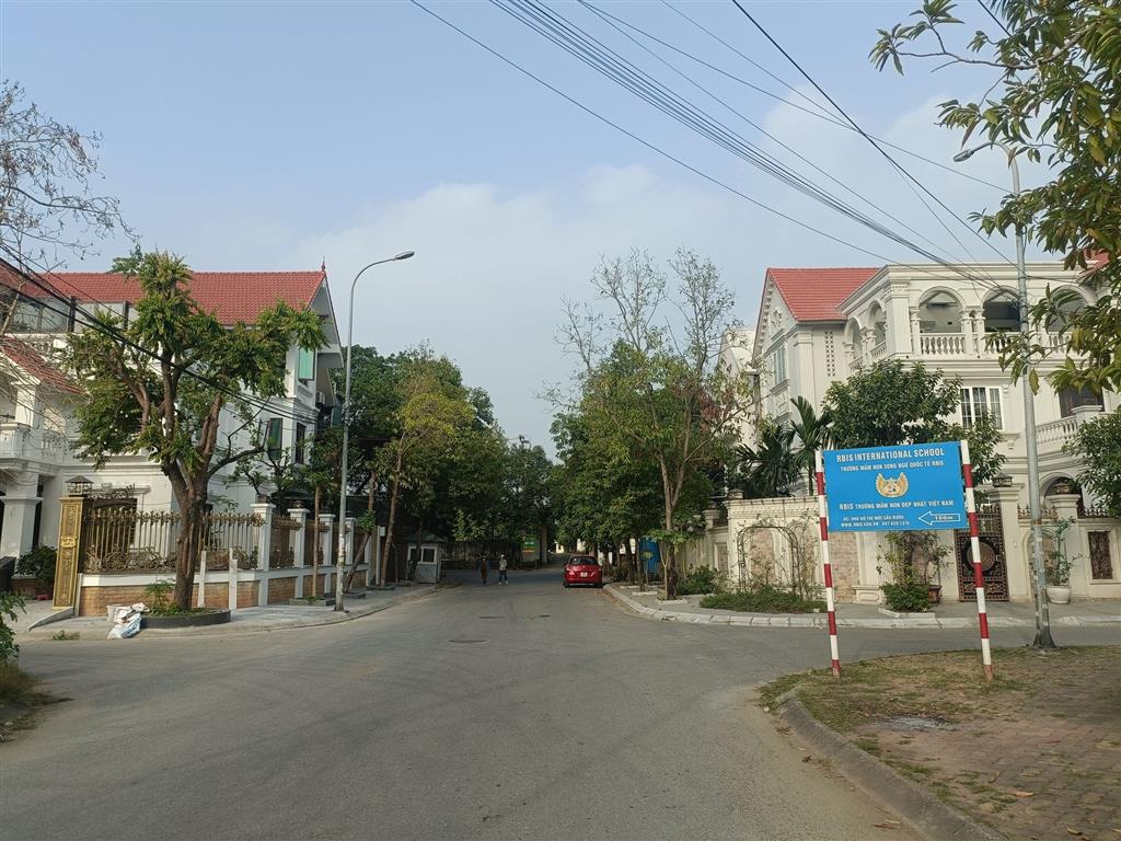 Biệt thự xây thô 4 tầng ĐTM Cầu Bươu, 367m2, lô góc, MT36m, 62 tỷ Thanh Trì