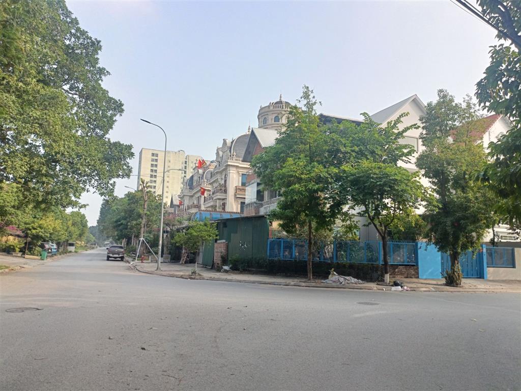 Biệt thự xây thô 4 tầng ĐTM Cầu Bươu, 367m2, lô góc, MT36m, 62 tỷ Thanh Trì