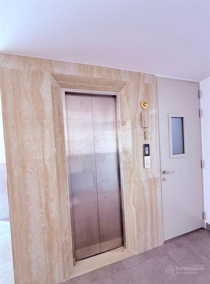 Tòa nhà nguyễn văn trỗi 110m2, 7 tầng, thang máy, 5,25x20, 15 chdv, dòng tiền 90tr/tháng, 15 tỷ.