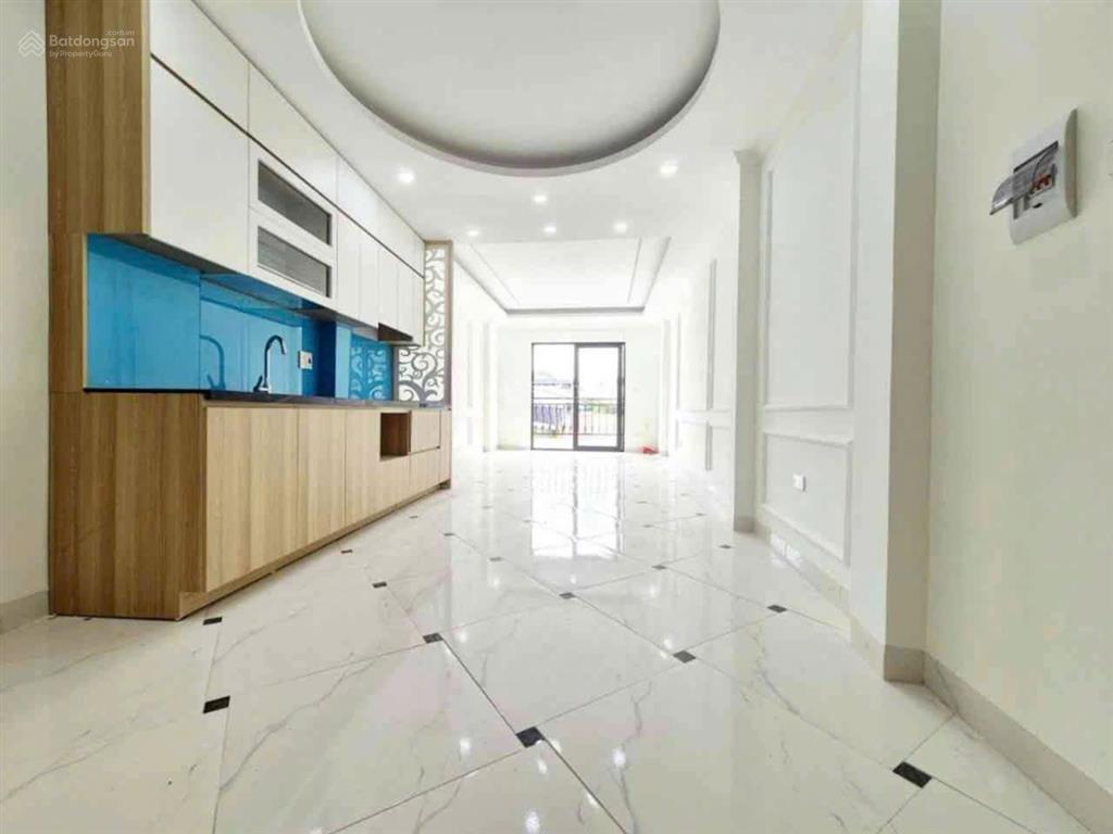 Bán nhà trần thái tông 46.5m2 5 tầng 12 tỷ ô tô vào nhà, kinh doanh đỉnh, gần phố lớn
