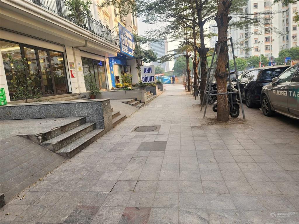 Bán nhanh siêu phẩm mặt phố đinh núp nam trung yên cầu giấy dt 115m 5t mt 6m kd 75tr/tháng giá 69tỷ