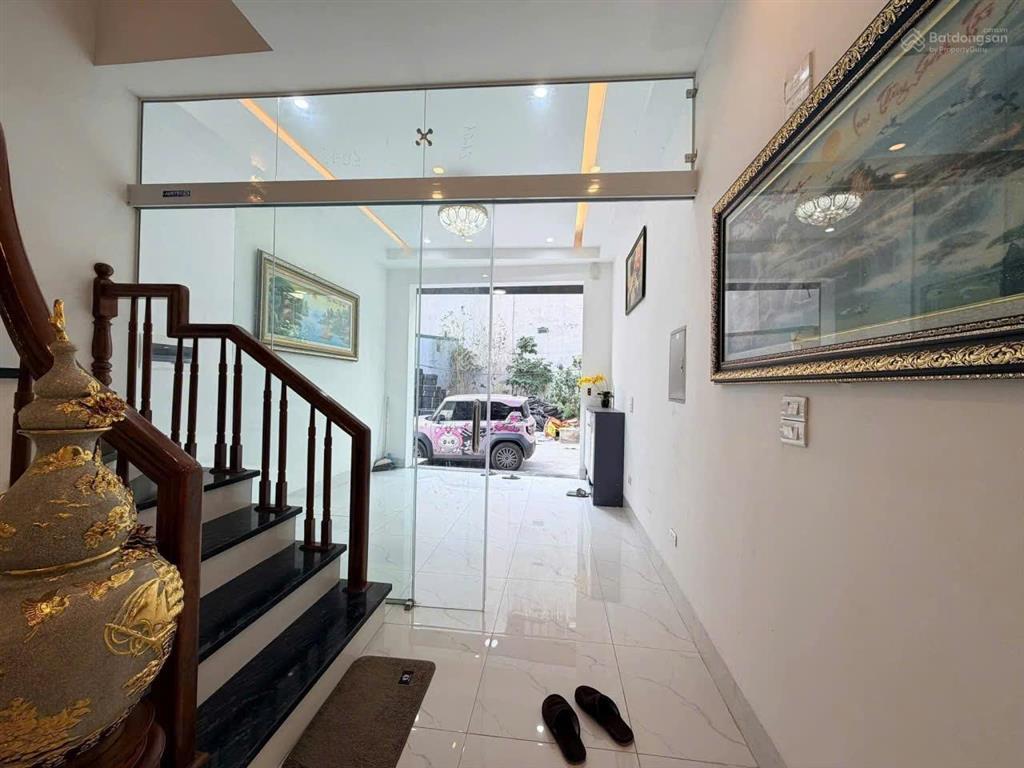 Bán căn nhà đẹp khúc thừa dụ 46.5m2 5 tầng 12 tỷ ô tô vào, nhà đẹp, văn phòng cực hợp