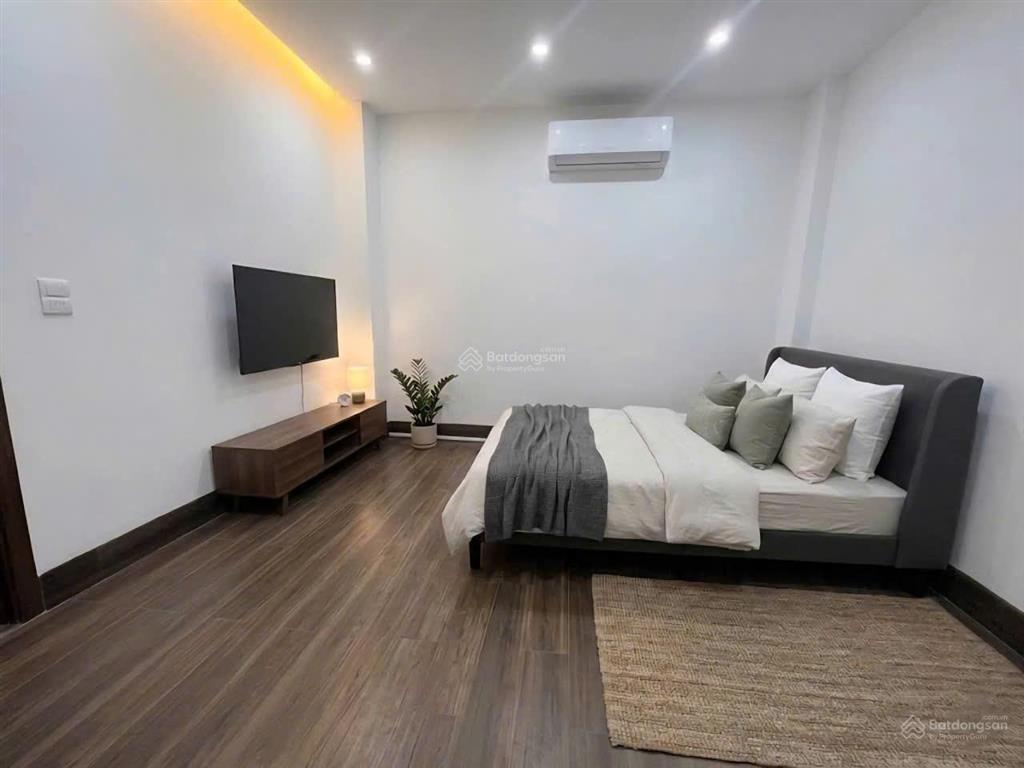 Bán căn nhà đẹp khúc thừa dụ 46.5m2 5 tầng 12 tỷ ô tô vào, nhà đẹp, văn phòng cực hợp