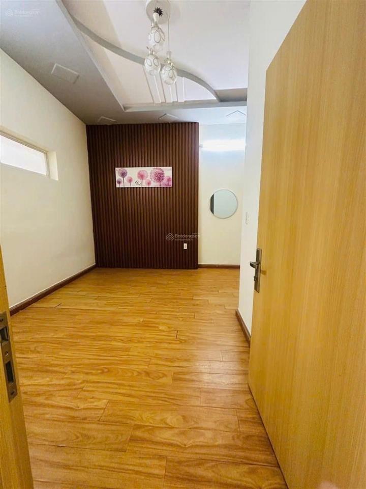 Bán nhà trung tâm trường thọ thủ đức 193m2 đường xe hơi giá chỉ 9,3 tỷ