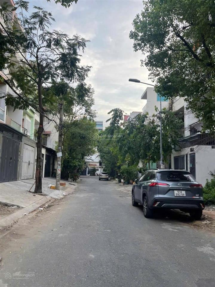 Sát đại học văn lang nhà 3 tầng (4,2x20m) đường 12m xe hơi đỗ nhà kdc đặng thùy trâm  bình lợi