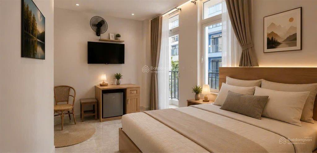 Hotel mt lý tự trọng p1 giá 29 tỷ cạnh chợ đêm, hồ xuân hương