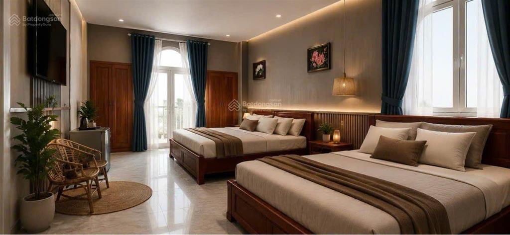 Hotel mt lý tự trọng p1 giá 29 tỷ cạnh chợ đêm, hồ xuân hương