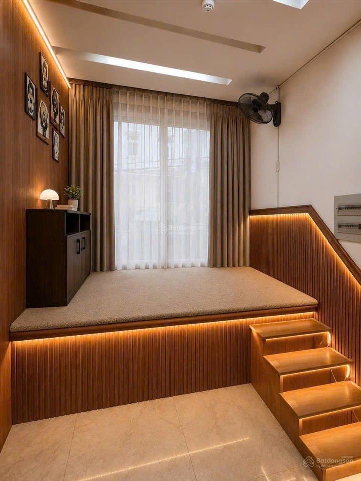 Hotel mt lý tự trọng p1 giá 29 tỷ cạnh chợ đêm, hồ xuân hương