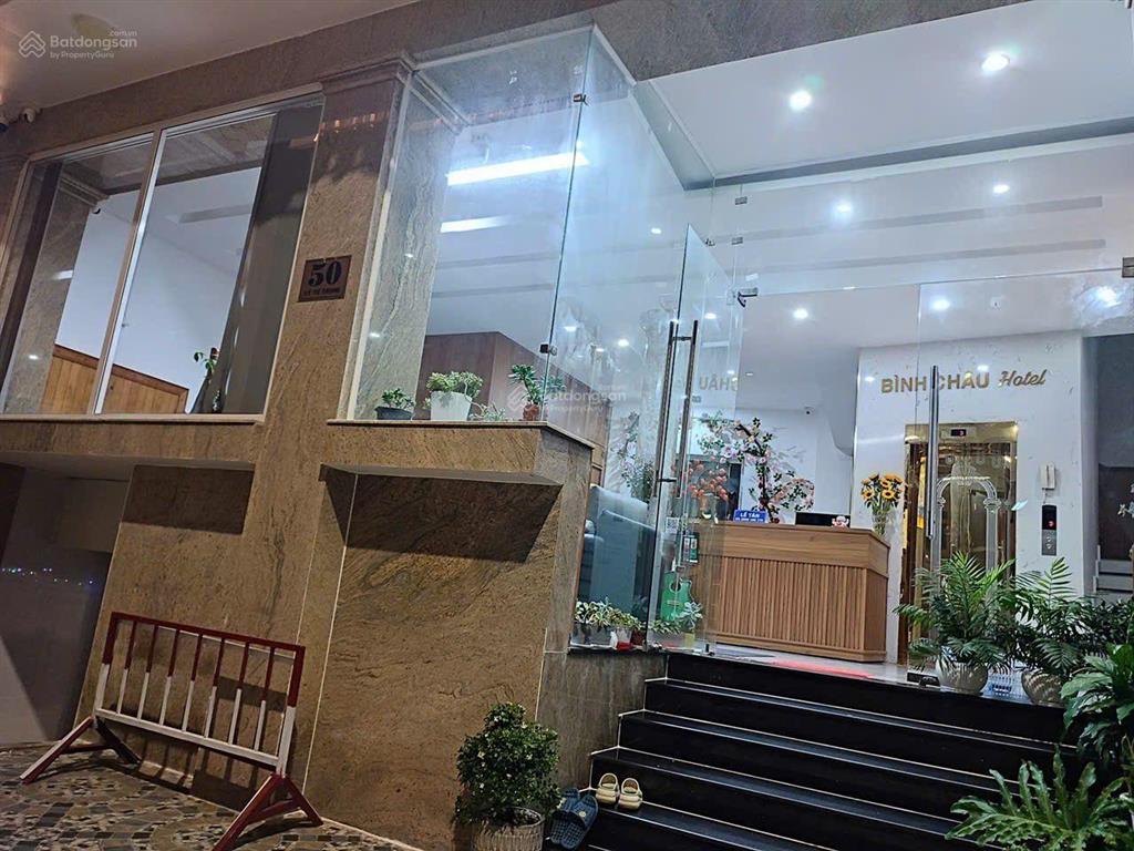 Hotel mt lý tự trọng p1 giá 29 tỷ cạnh chợ đêm, hồ xuân hương