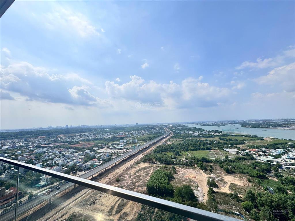 Bán căn góc 3pn, 81m2, mới 100% chưa ai ở, view sông, giá tốt chỉ 4,1 tỷ the beverly solari