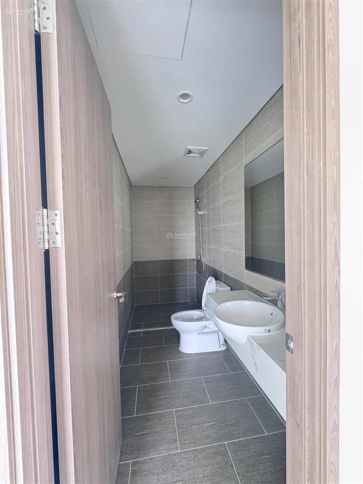 Bán căn góc 3pn, 81m2, mới 100% chưa ai ở, view sông, giá tốt chỉ 4,1 tỷ the beverly solari
