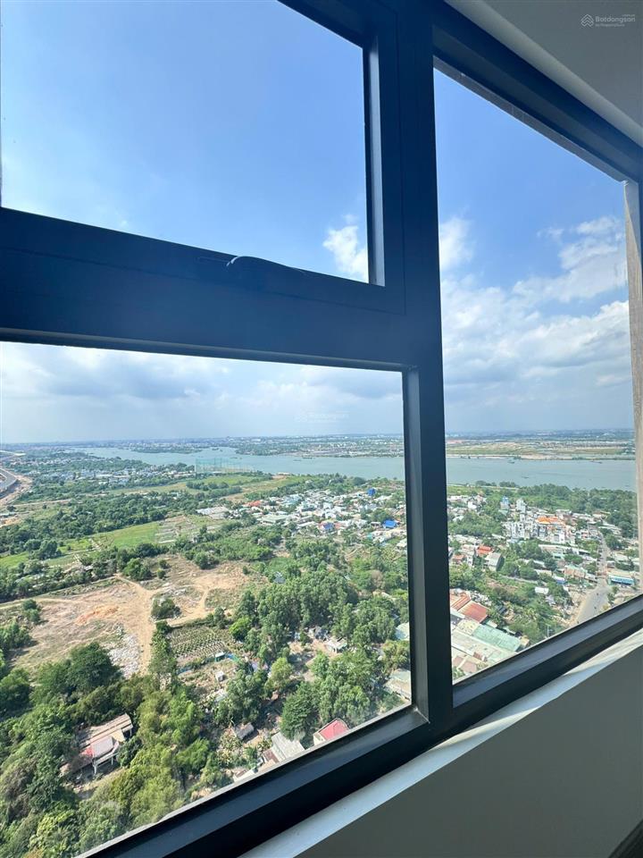 Bán căn góc 3pn, 81m2, mới 100% chưa ai ở, view sông, giá tốt chỉ 4,1 tỷ the beverly solari