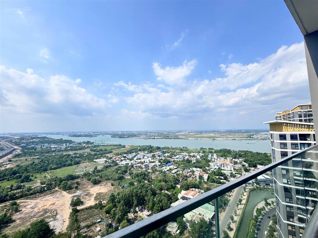Bán căn góc 3pn, 81m2, mới 100% chưa ai ở, view sông, giá tốt chỉ 4,1 tỷ the beverly solari