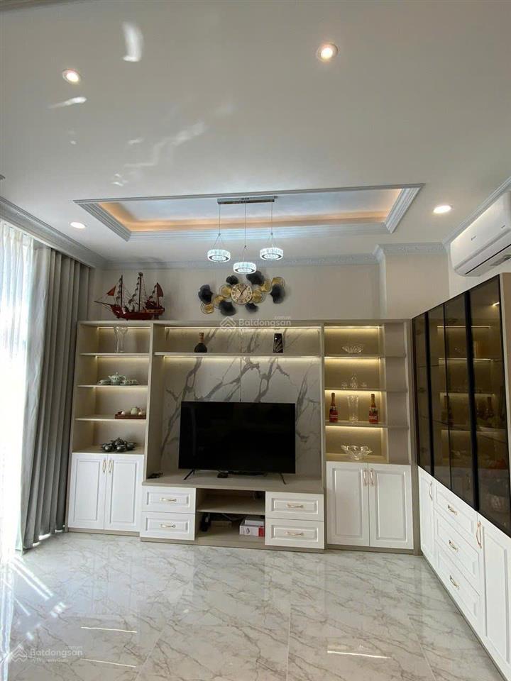 Cần bán, biệt thự manhattan full nội thất, sẵn sổ, 8m x 18m, 500m2 sàn, có thang máy, chỉ 25ty
