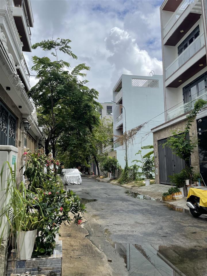 Khu anh tuant toàn nhà trên tám tỷ,nhung nay bên e con mot can duy nhat 7ty7 van còn thuong luong