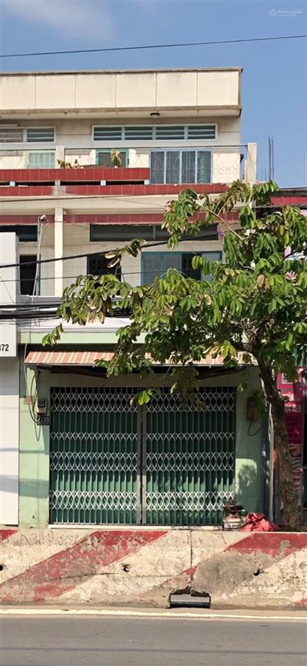 Chính chủ cần bán  1 trệt 2 lầu, mặt tiền, trung tâm thị trấn nhà bè, 72,2 m2, giá 18,2 tỷ