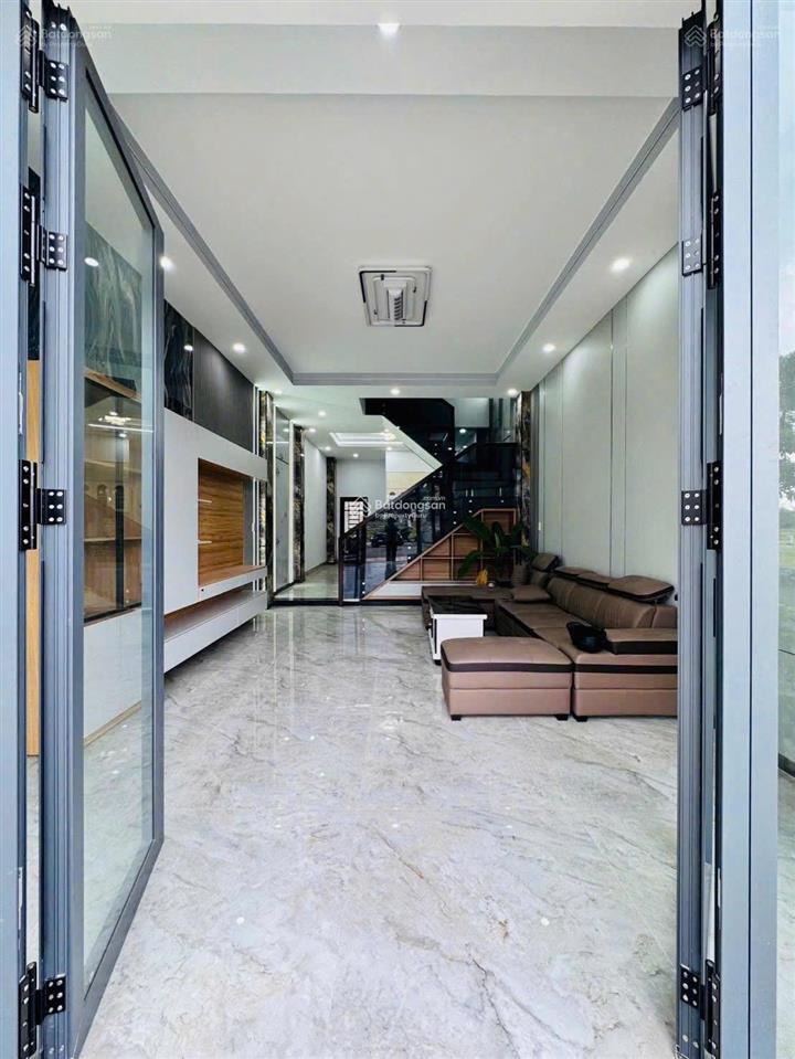 Bán nhà mặt phố tại d1, tố hữu, p uyên hưng, trả trước 700 triệu, 174m2, đẹp, nhiều tiện ích