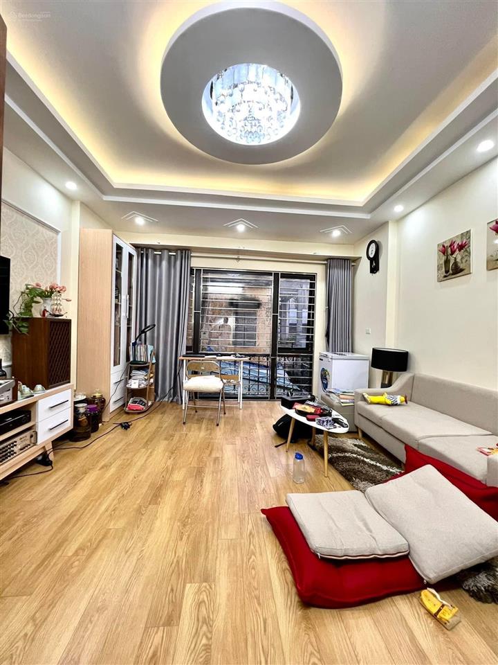 Bán nhà quần ngựa, khu vip hiếm nhà bán, ngõ to gần phố, có bãi gửi xe ngay nhà