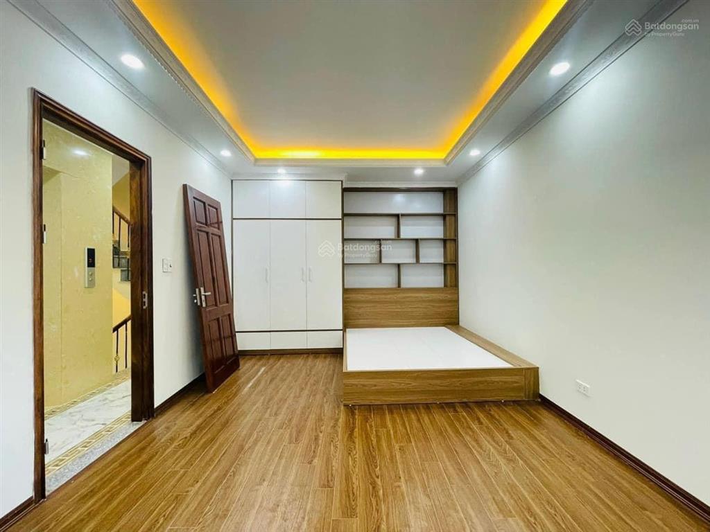 Bán nhà 6 tầng thang máy phố hoàng hoa thám, vĩnh phúc, ngõ nông, trước nhà sh quay đầu, chỉ 9 tỷ
