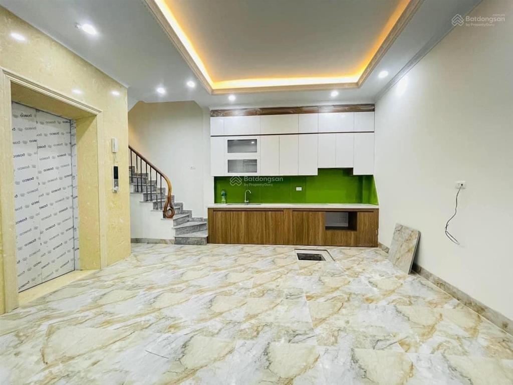 Bán nhà 6 tầng thang máy phố hoàng hoa thám, vĩnh phúc, ngõ nông, trước nhà sh quay đầu, chỉ 9 tỷ