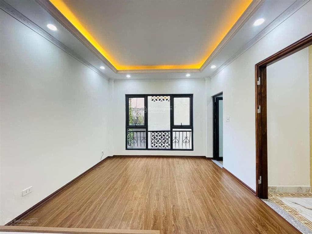 Bán nhà 6 tầng thang máy phố hoàng hoa thám, vĩnh phúc, ngõ nông, trước nhà sh quay đầu, chỉ 9 tỷ