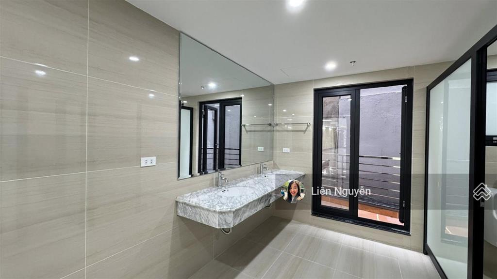 Chính chủ bán tòa vp mặt phố đại la đã xây 9 tầng 1 hầm thang máy, 270m2, mặt tiền 6,3m, 164 tỉ