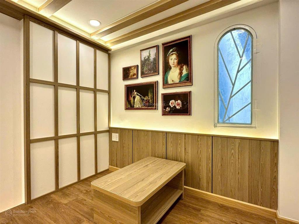 Nhà mình ở đường đht02, phường đông hưng thuận, quận 12, nay gia đình cần bán lại căn nhà này.