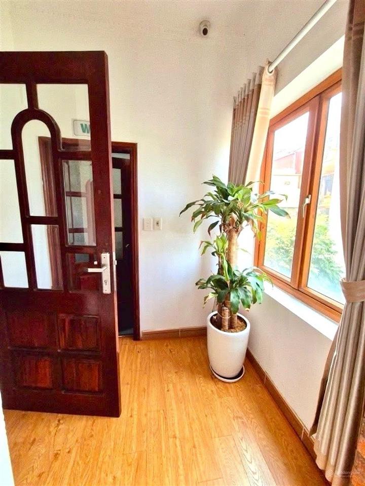 Mặt phố quận thanh xuân  lô góc siêu sáng  6 tầng  50m  vỉa hè đá bóng  chỉ 17 tỷ