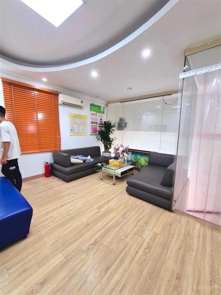 Mặt phố quận thanh xuân  lô góc siêu sáng  6 tầng  50m  vỉa hè đá bóng  chỉ 17 tỷ