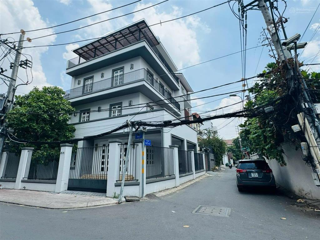 Sở hữu góc 2 mặt tiền đẹp thảo điền  dt 10m x 18m  kc 3 tầng  giá 60 tỷ