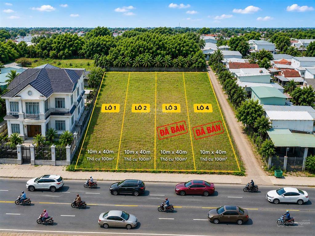 Tổng diện tích 10 x 40 có sẵn 100m2 thổ cư, mặt tiền đường nhựa rộng 32m