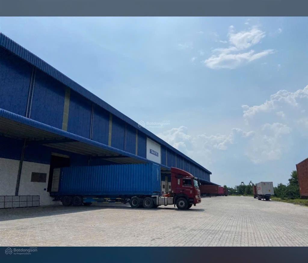 Cho thuê kho logistics trong kcn sóng thần  có 22 dock gồm tải và container đầy đủ  cao 14m