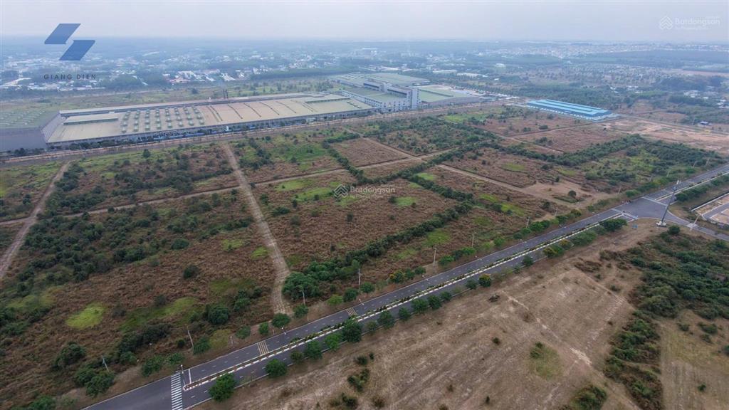 Chuyển nhượng đất trong kcn giang điền làm trung tâm logistics có cắt nhỏ