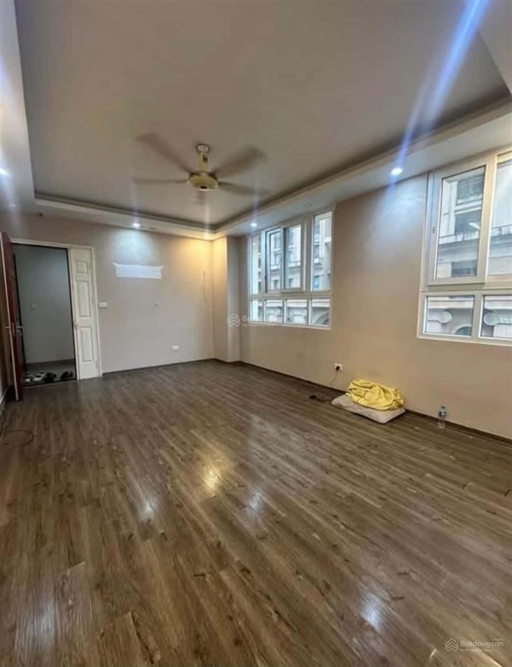 Hiếm căn góc 68m² ct3 hoàng cầu view thoáng đẹp, sổ đỏ chính chủ