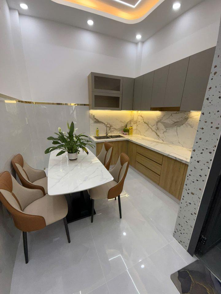 NHÀ BÁN, ĐẸP LUNG LINH, 3TẦNG, HẺM 4m, MỄ CỐC P15Q8, Dtsd 136m2, NHỈNH 4ty
