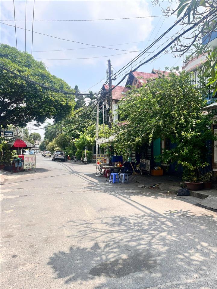 Mt khu adc phú thạnh  gần nguyễn sơn  dt 4x21m  2 lầu st  giá 10.2 tỷ