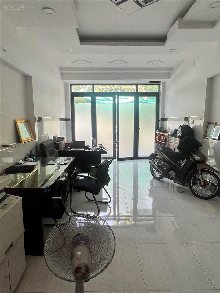 Giảm sốc 600 triệu chỉ còn 6.1 tỷ nhà đẹp hẻm xe hơi tránh nhau gần lê văn việt 2t2pn