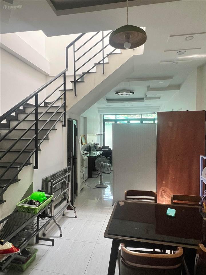 Giảm sốc 600 triệu chỉ còn 6.1 tỷ nhà đẹp hẻm xe hơi tránh nhau gần lê văn việt 2t2pn