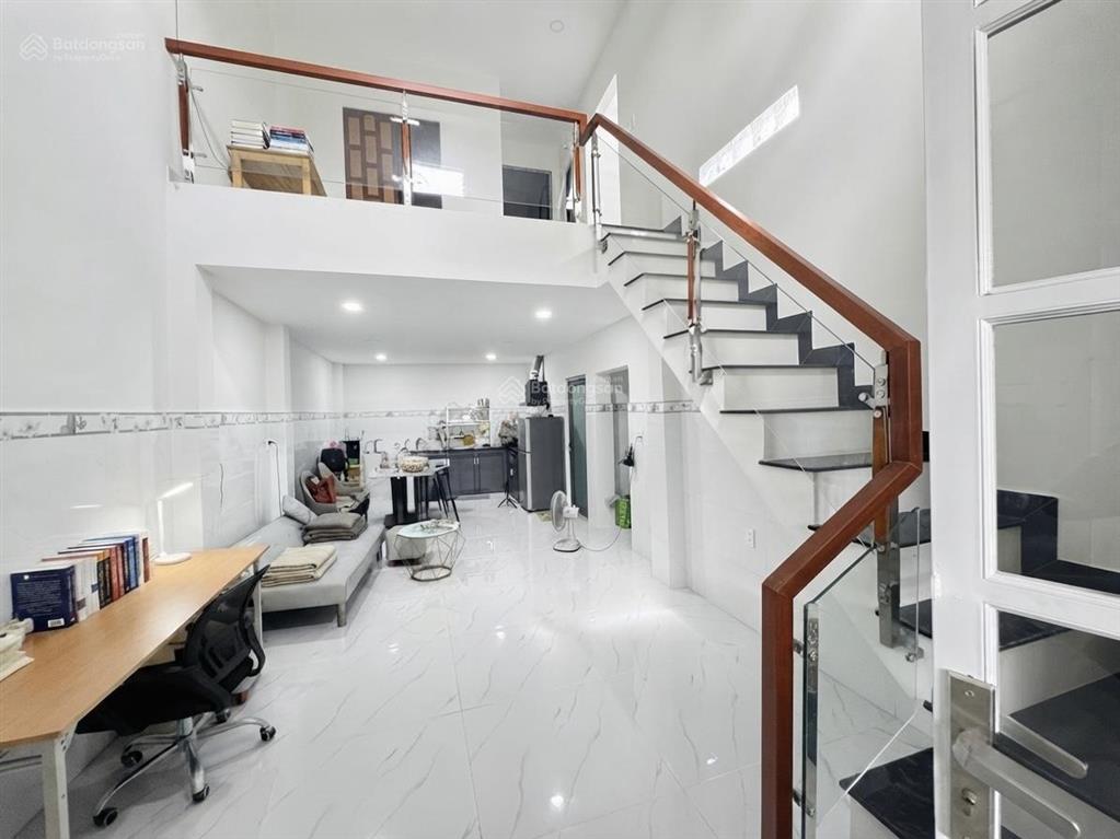 Nhà mới mặt tiền đường 5m  82m đậu xe hơi 3pn tăng nhơn phú b 5.5 tỷ